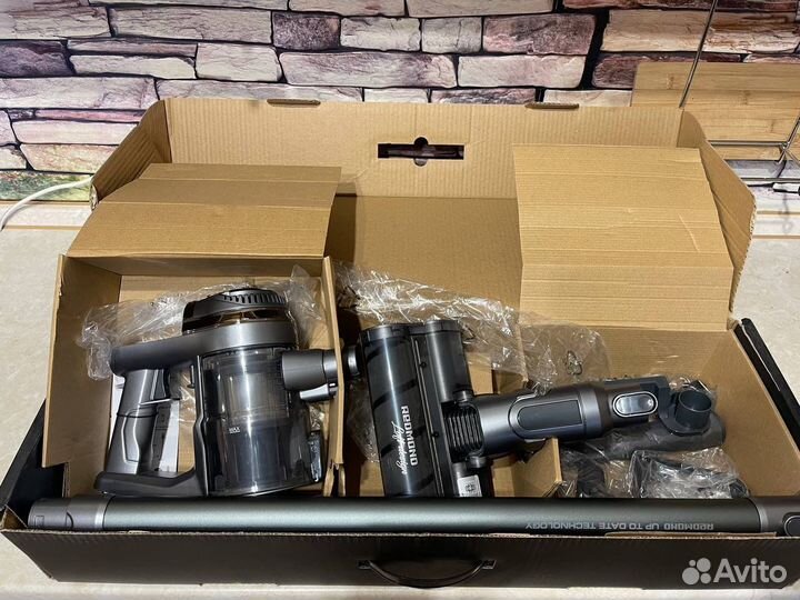 Запчасти пылесос Redmond RV-UR374