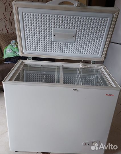 Морозильный ларь с глухой крышкой бу