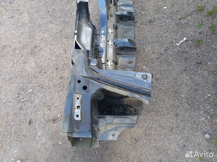 Правый порог субару трибека