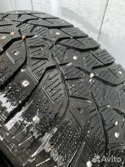 Bridgestone Blizzak Spike-02 225/55 R17