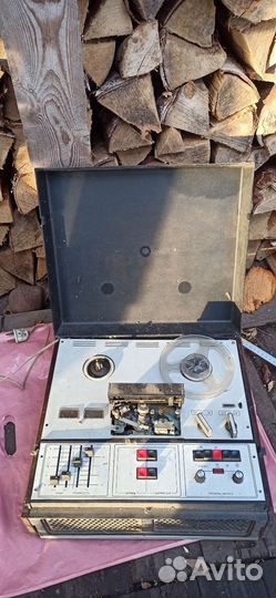 Катушечный магнитофон СССР комета 212