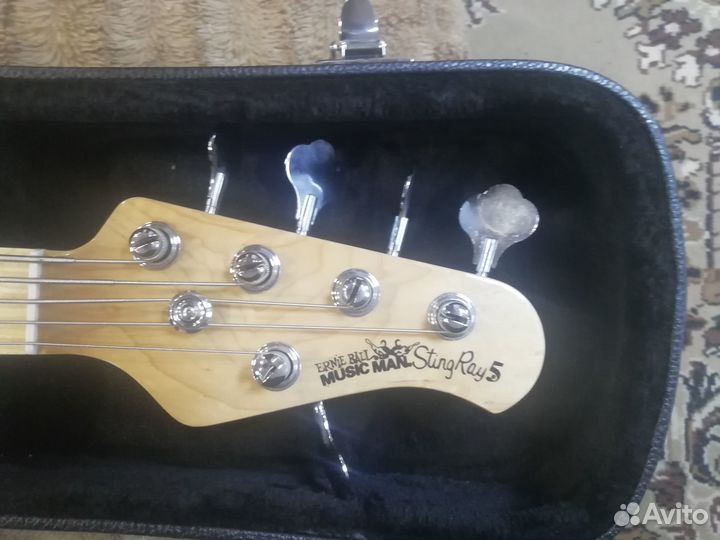 Бас гитара 5 струн Music Man Stingray 5