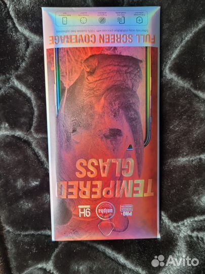 Чехлы и защитные стекла