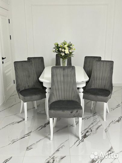 Столы и стулья новые обеденный набор