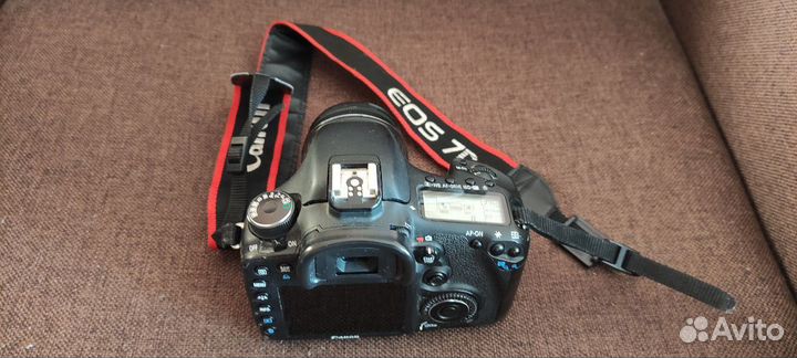 Зеркальный фотоаппарат canon 7d