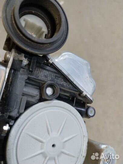 Стеклоподъемники (задней правой)двери Land Cruiser