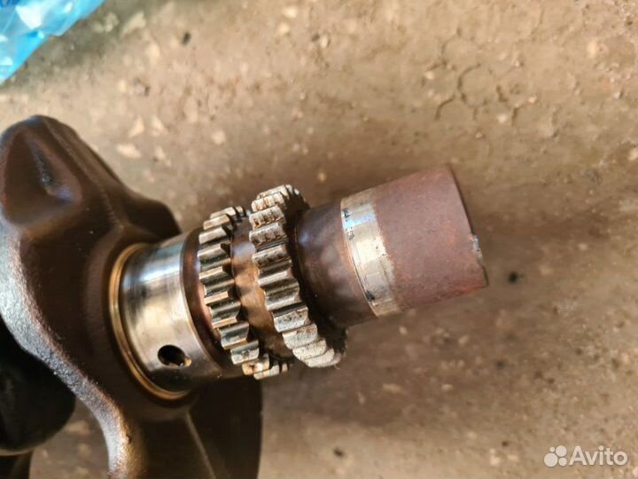 Коленвал Skoda Yeti cbzb 2011