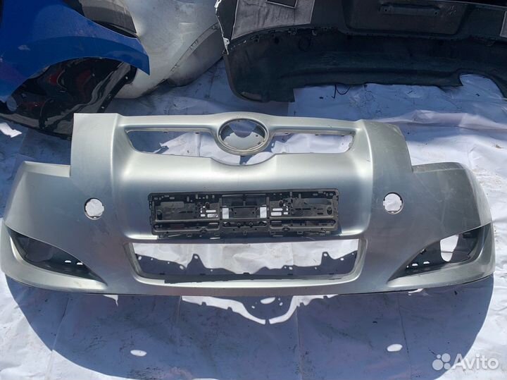 Бампер передний Toyota Auris