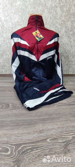 Спортивный костюм в стиле 90х