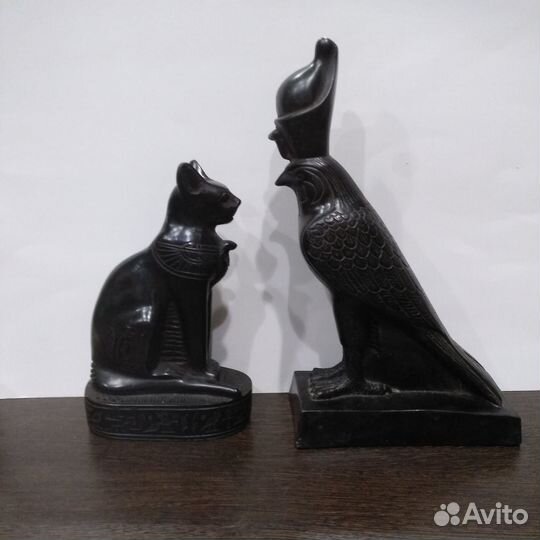 Египетские статуэтки Гор и Бастет. Базальт