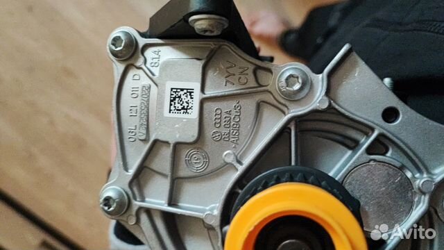 Водяной насос, помпа 06L121111H