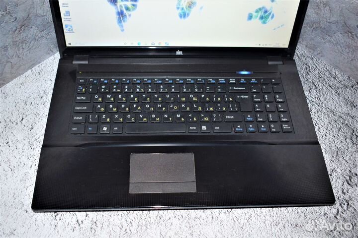 Ноутбук DNS на Core i3-2370M/ 17 дюймов/ssd 240 gb