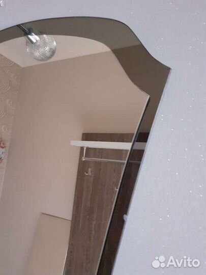 Зеркало настенное, фигурное, б/у, 145х62см