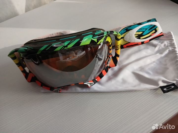 Горнолыжные очки oakley