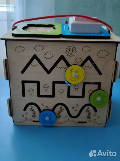 Бизиборд домик