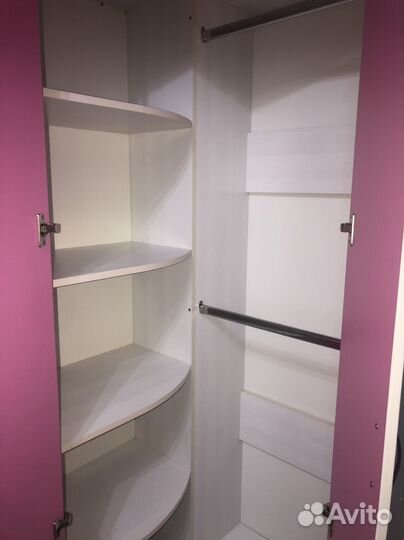 Детская кровать и шкаф