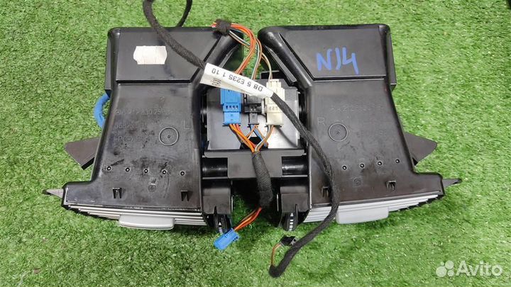 Дефлектор торпедо центральный Mercedes Benz E-cla