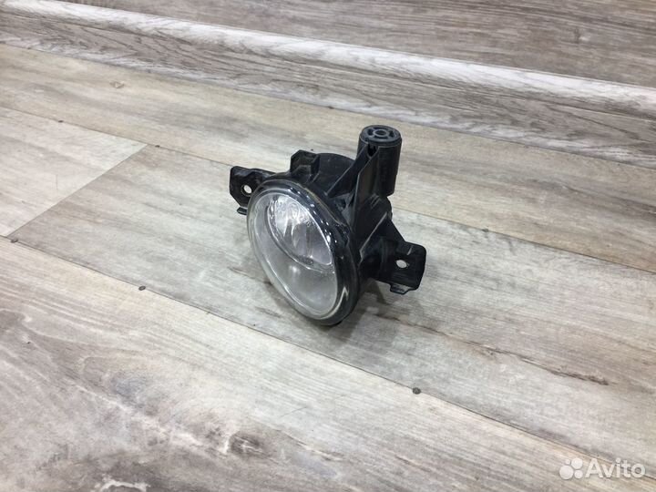Противотуманная фара правая BMW X5 e70 / X1 e83