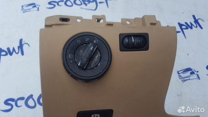 Накладка торпеды передняя левая Volkswagen Touareg