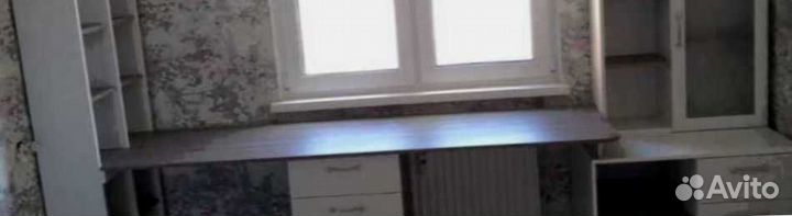 Рабочая зона в углу у окна