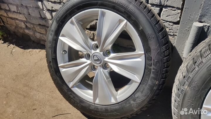 Колеса зимние в сборе r17 Lexus (с датчиками)
