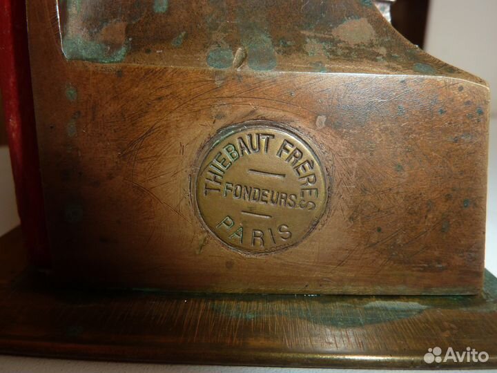 Антикварная статуэтка 