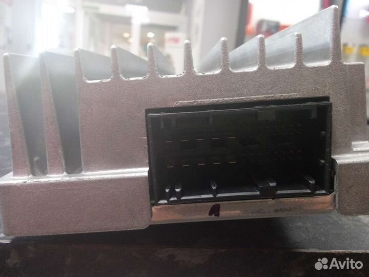 Автомобильный усилитель BMW group