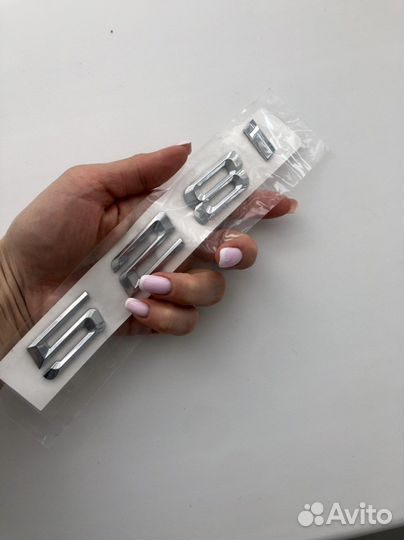 Цифры шильдик эмблема на bmw 528i новые