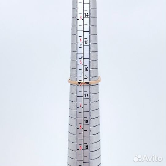 Золотое кольцо с камнями 585пр. размер: 16,4