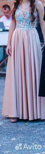 Вечернее платье в пол 42