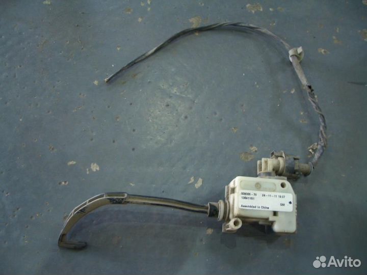 Активатор замка крышки бензобака chevrolet Cruze