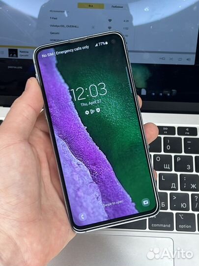 Samsung S10e синий