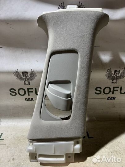 Обшивка центральной стойки салона правая Lexus