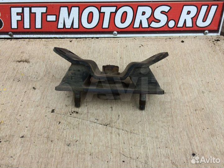 Опора кпп задняя Toyota Land Cruiser 100