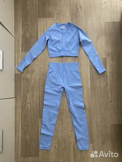 Отдам женские вещи