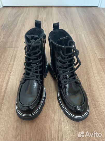 Ботинки лаковые для девочки 34