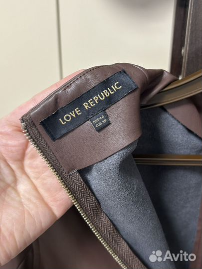 Платье из экокожи