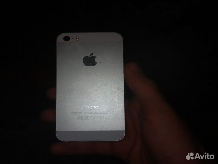 Телефон iPhone 5s