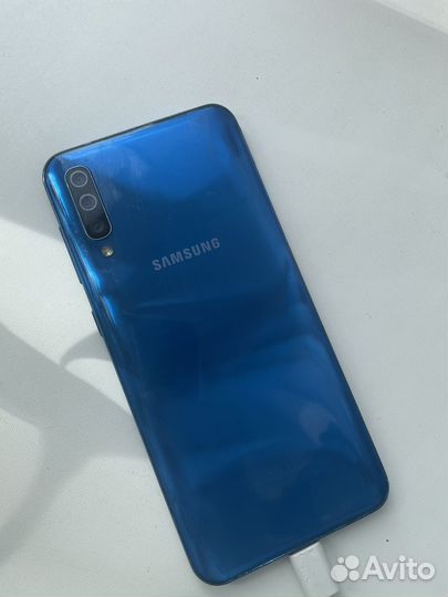 Samsung Galaxy A50, 4/64 ГБ