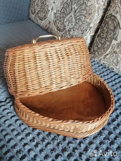 Хлебница и поднос