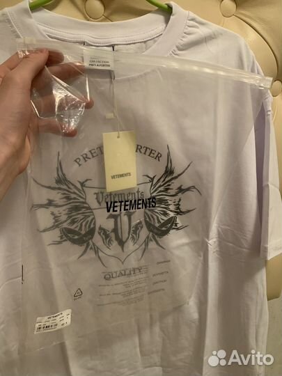 В наличии футболка Vetements jadore hardcore