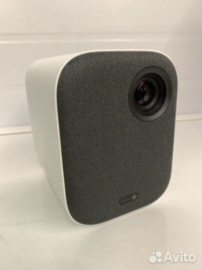 Проектор Xiaomi Mi Smart Compact Projector