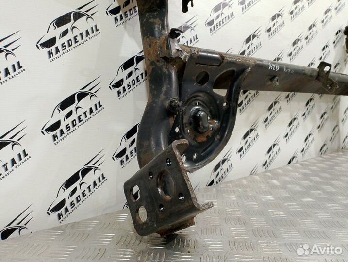 Балка подвески задняя Nissan Note E11 1.6 HR16DE