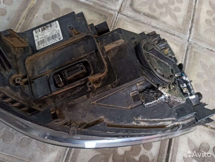 Фара Mercedes R class оригинал