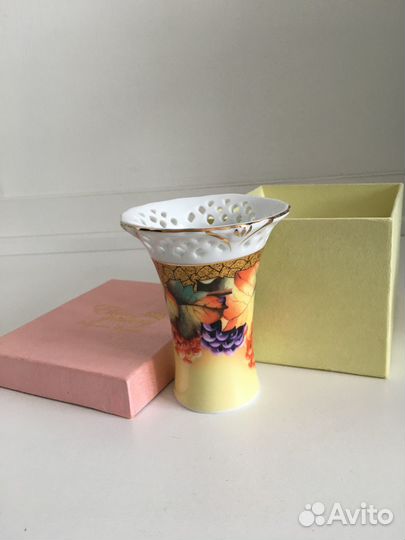 Вазочка для маленького букета (новая)