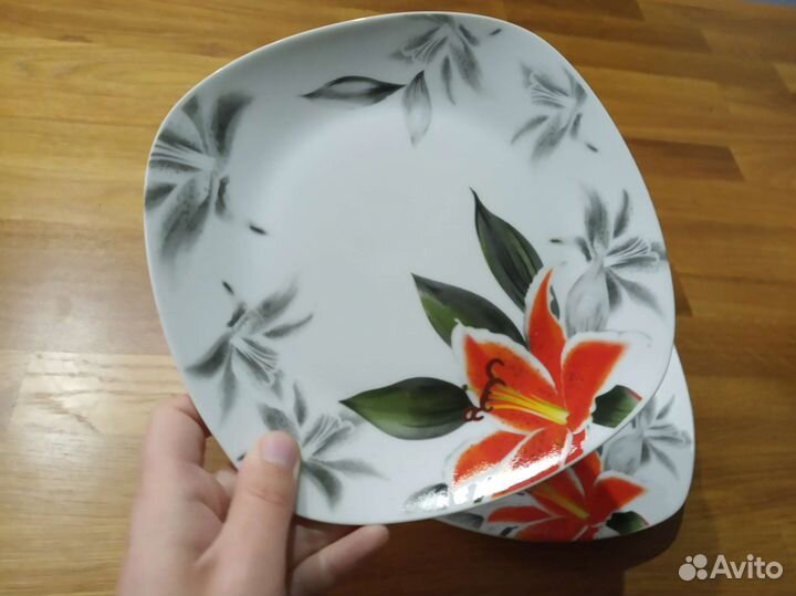 Тарелки десертные квадратные