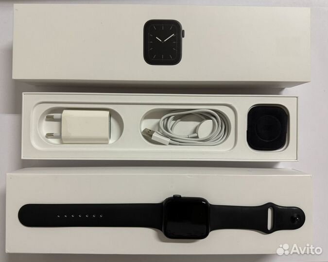 Часы Apple Watch series 5 44 mm