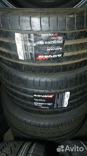 Yokohama Advan Sport V105S 245/35 R19 и 275/30 R19 96Y