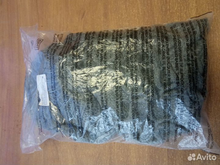 Новый комплект, в упаковке: шапочка и шарф