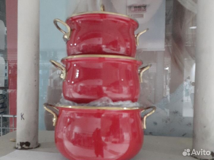 Набор эмалированных кастрюль